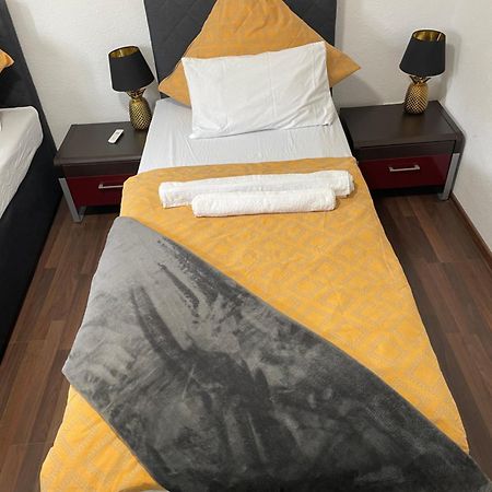 Ferienwohung In Kuppenheim Fuer 1 Bis 3 Personen Appartement Buitenkant foto